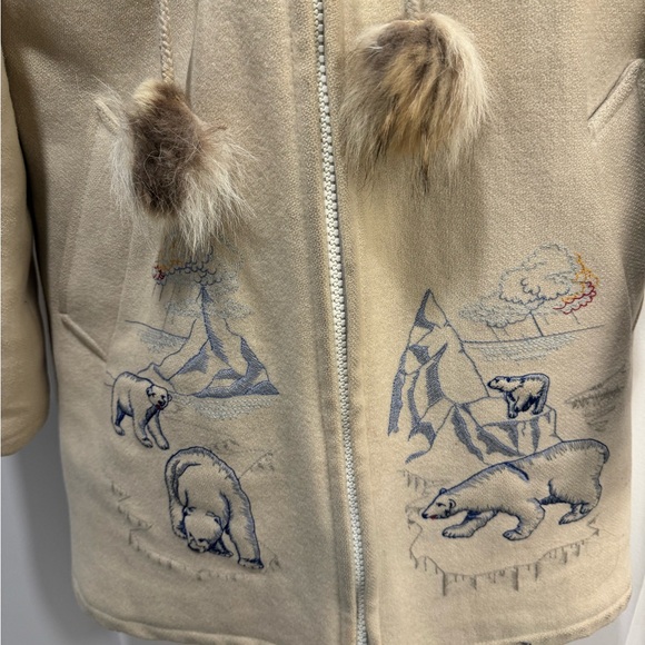 Traditional Inuit Wool and Fur Parka / Vintage / hand Embroidery - Picture 10 of 10